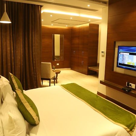 Hotel Maple Grand Agra  Zewnętrze zdjęcie