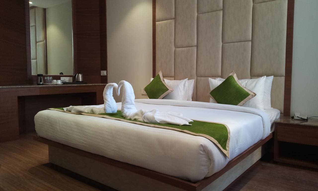 Hotel Maple Grand Agra  Zewnętrze zdjęcie