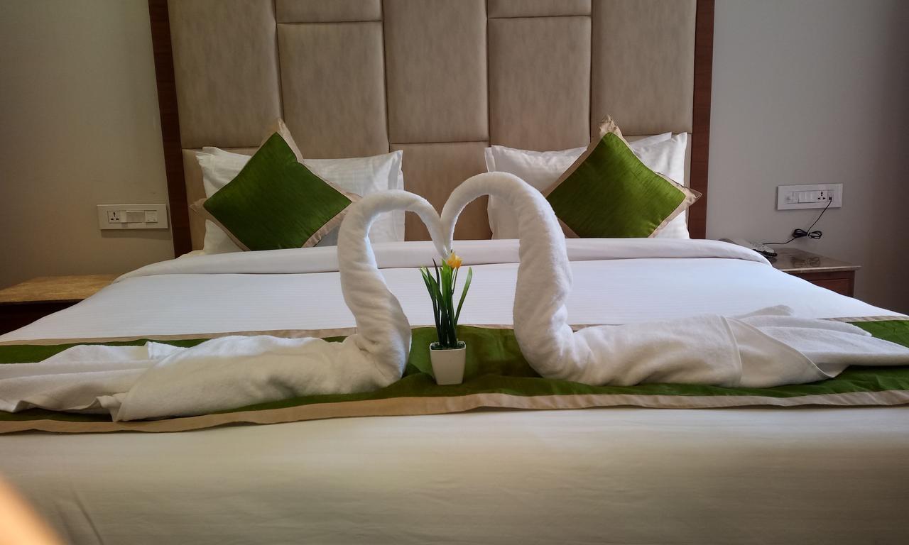 Hotel Maple Grand Agra  Zewnętrze zdjęcie
