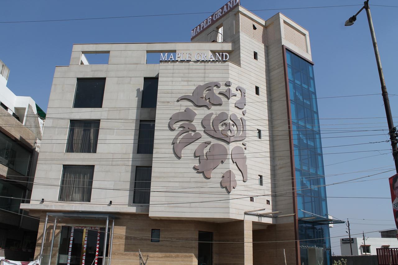 Hotel Maple Grand Agra  Zewnętrze zdjęcie