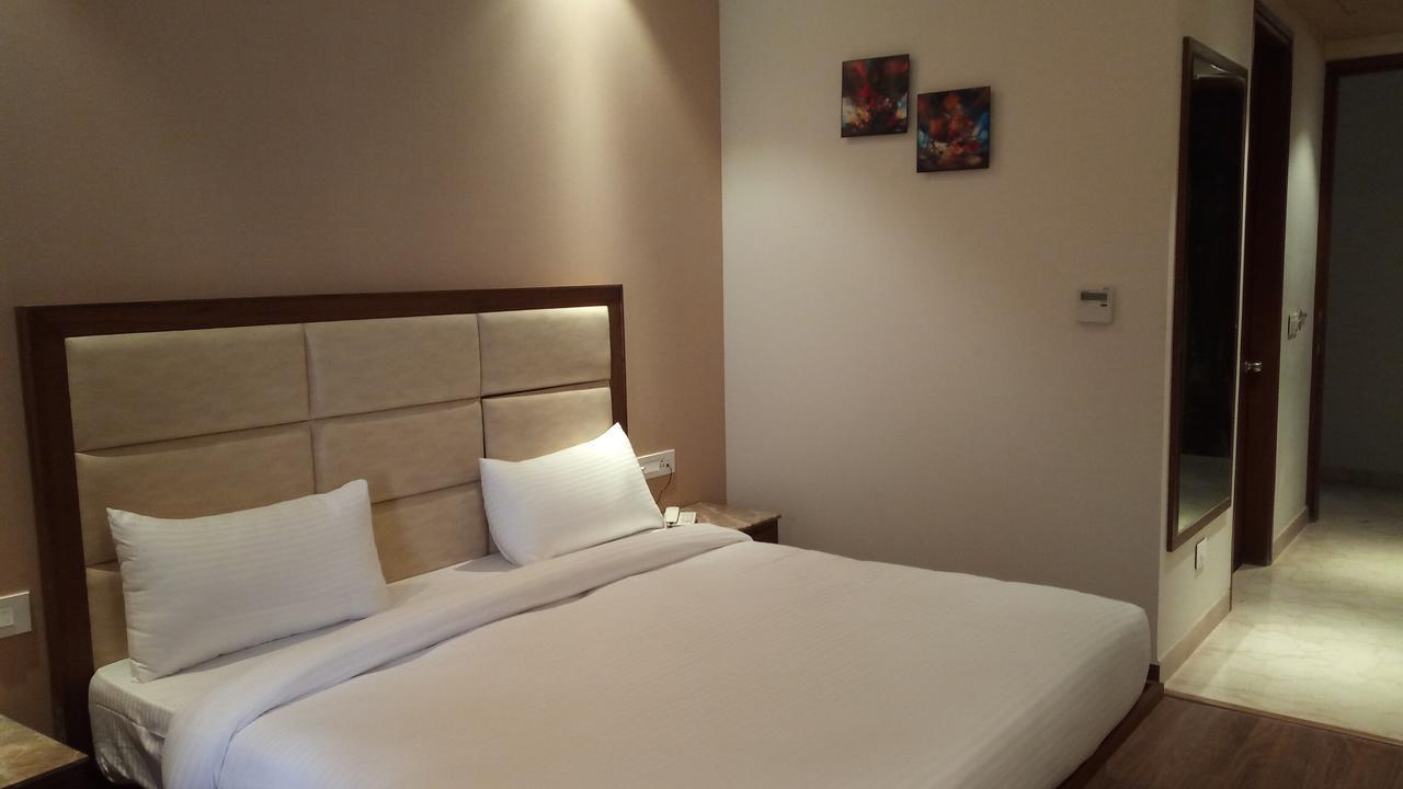 Hotel Maple Grand Agra  Zewnętrze zdjęcie