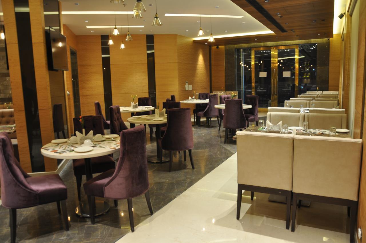 Hotel Maple Grand Agra  Zewnętrze zdjęcie
