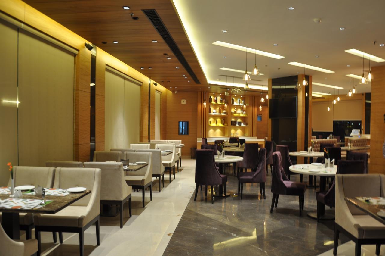Hotel Maple Grand Agra  Zewnętrze zdjęcie