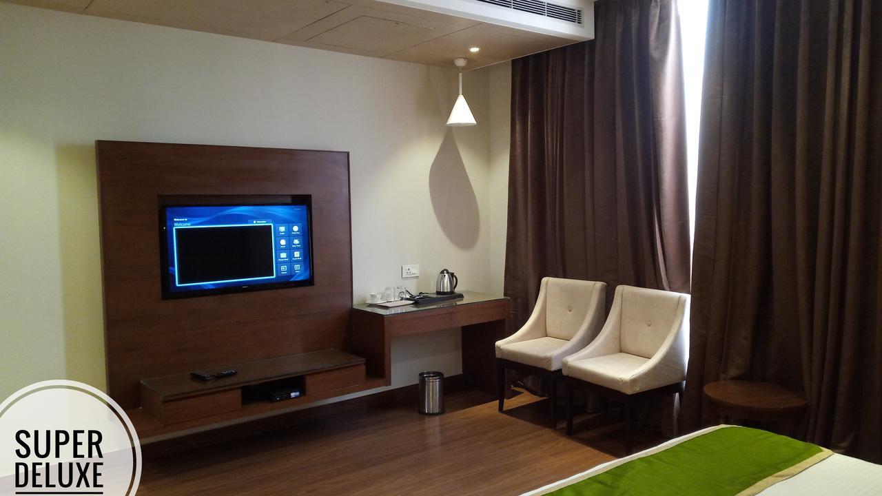 Hotel Maple Grand Agra  Zewnętrze zdjęcie
