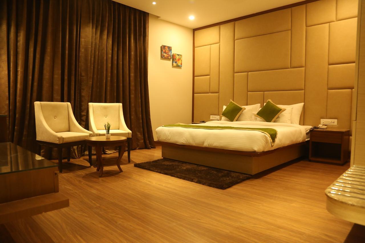 Hotel Maple Grand Agra  Zewnętrze zdjęcie