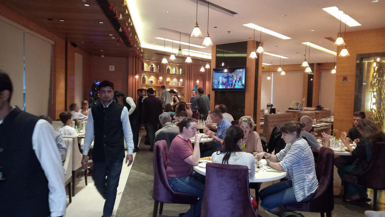 Hotel Maple Grand Agra  Zewnętrze zdjęcie