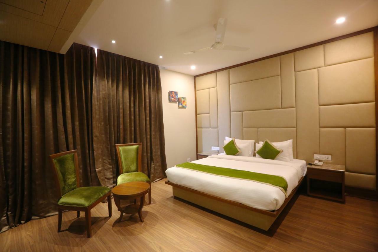 Hotel Maple Grand Agra  Zewnętrze zdjęcie