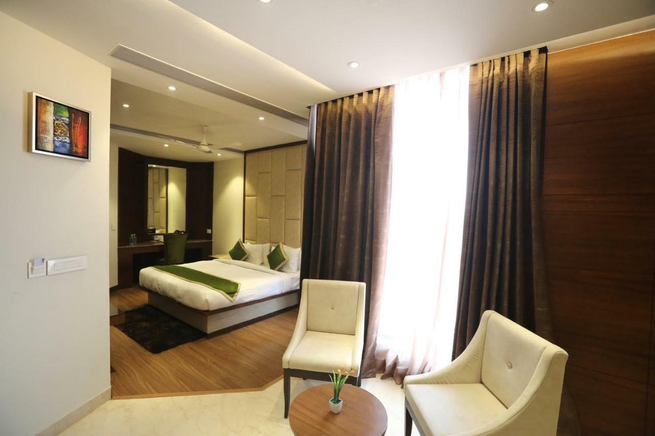 Hotel Maple Grand Agra  Zewnętrze zdjęcie