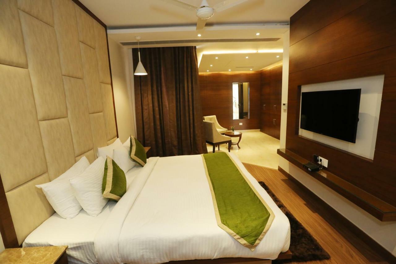 Hotel Maple Grand Agra  Zewnętrze zdjęcie