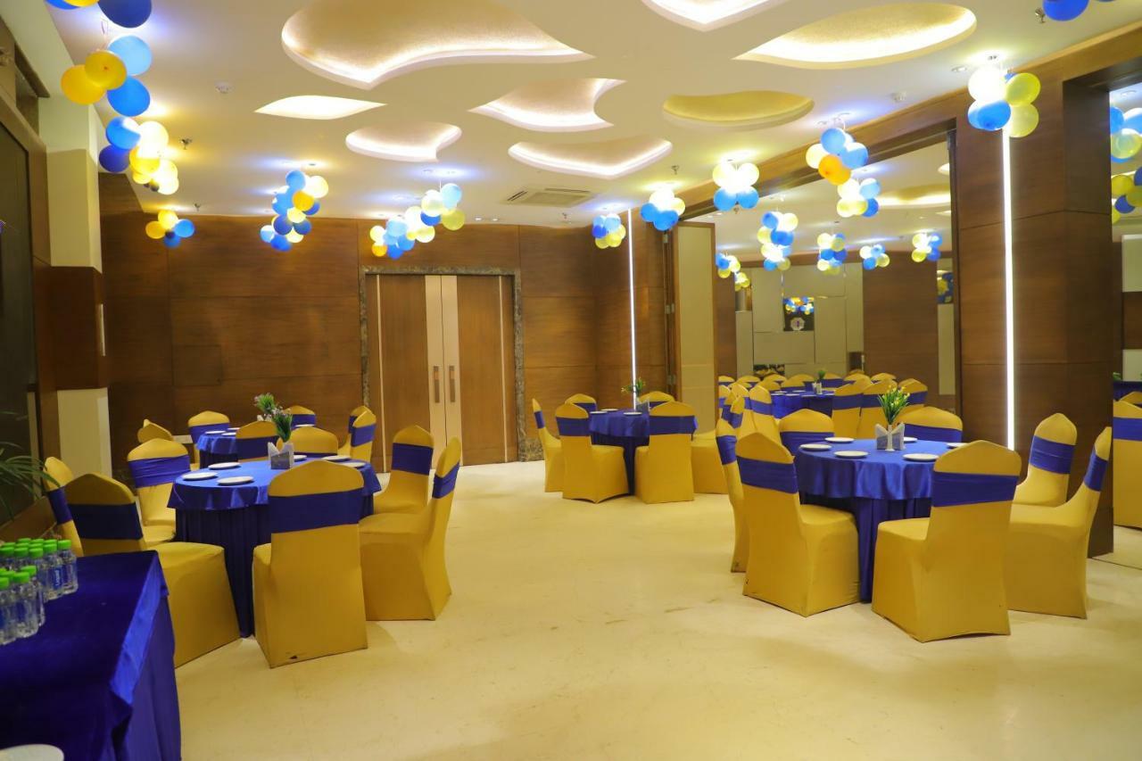 Hotel Maple Grand Agra  Zewnętrze zdjęcie