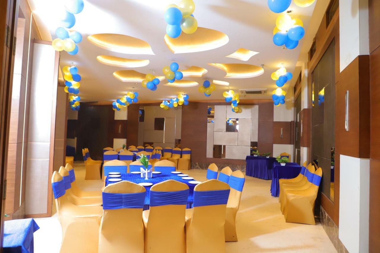Hotel Maple Grand Agra  Zewnętrze zdjęcie