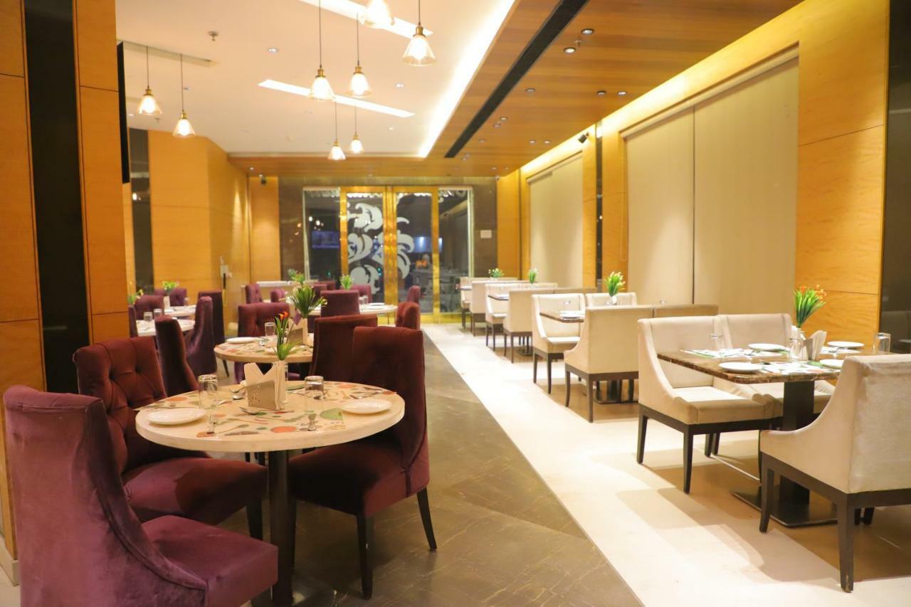 Hotel Maple Grand Agra  Zewnętrze zdjęcie