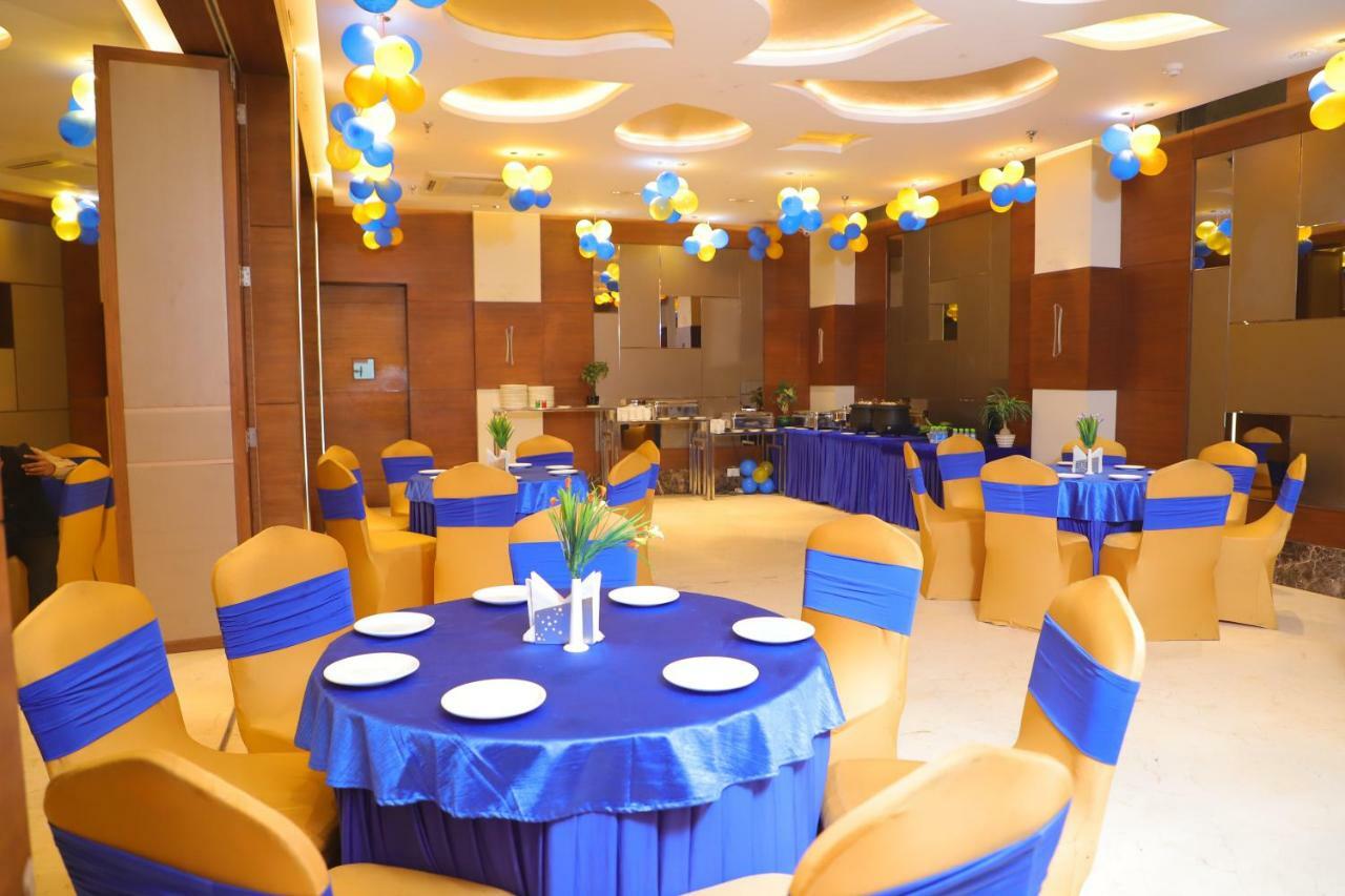 Hotel Maple Grand Agra  Zewnętrze zdjęcie