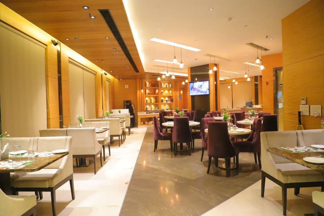 Hotel Maple Grand Agra  Zewnętrze zdjęcie