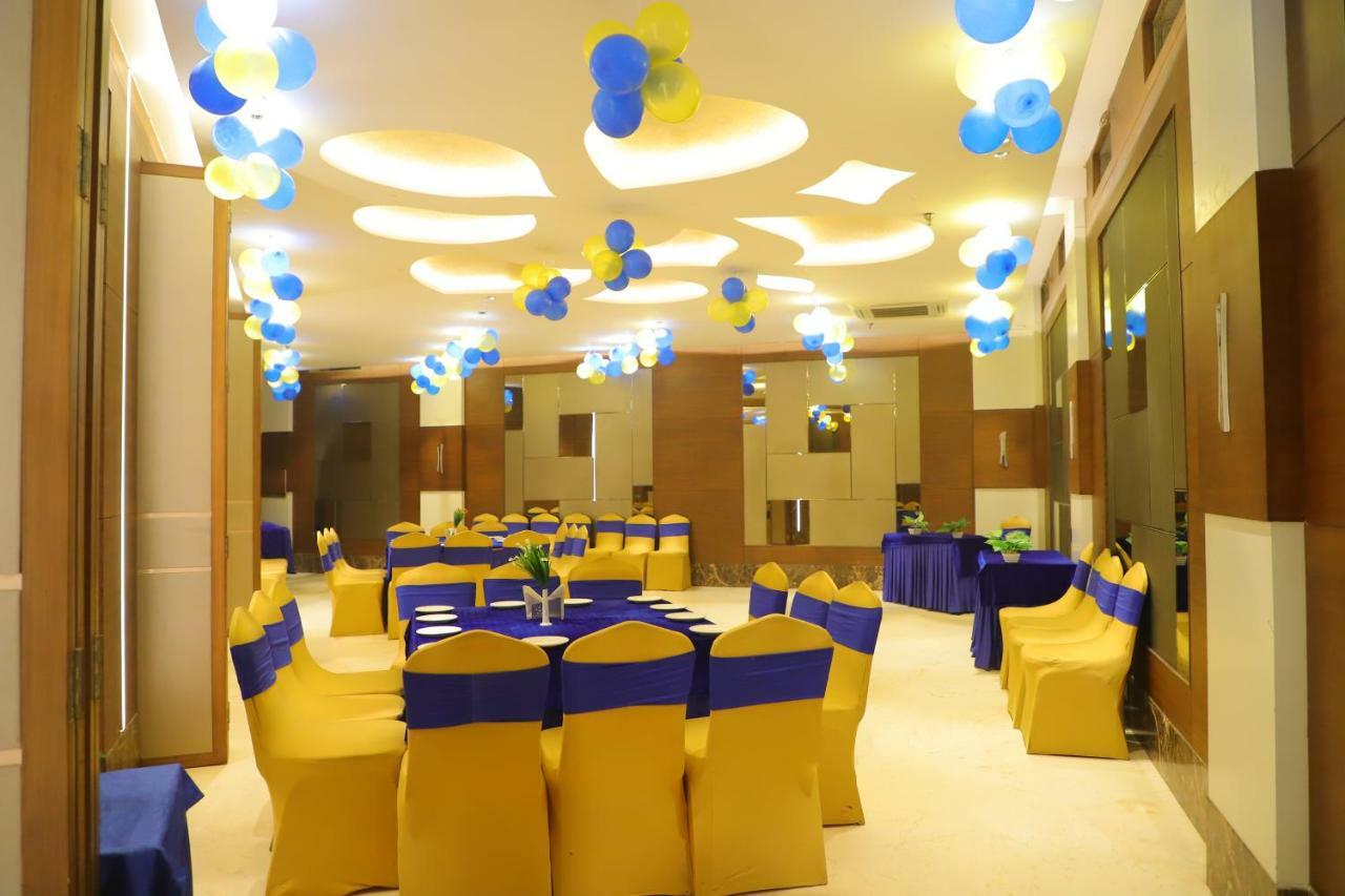 Hotel Maple Grand Agra  Zewnętrze zdjęcie