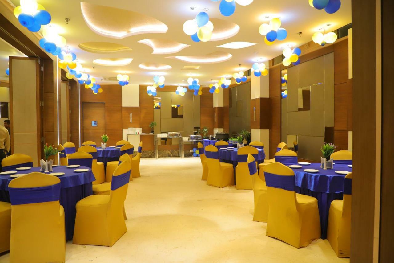 Hotel Maple Grand Agra  Zewnętrze zdjęcie